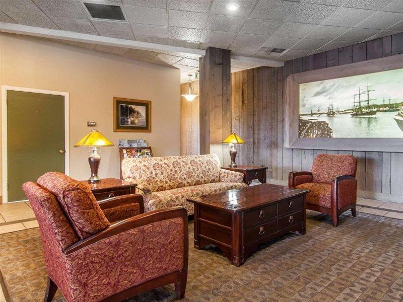 Quality Inn & Suites At Coos Bay North Bend Exterior foto